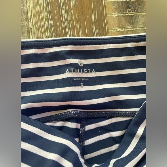 $3/15 Athleta Striped Chaturanga Capri Leggings in Blue size small - Picture 3 of 4